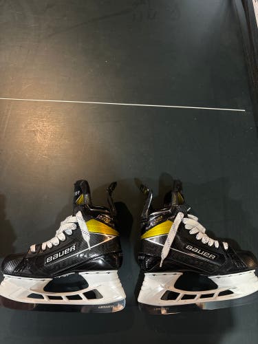 Used Senior Bauer Supreme UltraSonic Hockey Skates