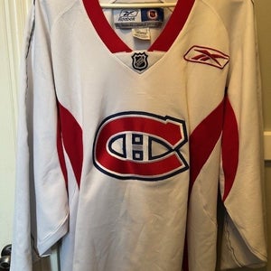 White Used Large Adult Unisex Reebok Jersey