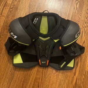 Ccm XF shoulder pads