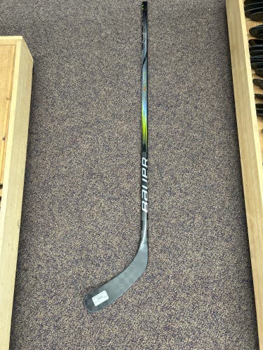 New Bauer Right Handed P29 Vapor Hyperlite 2 Hockey Stick