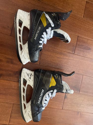 Used Senior Bauer Regular Width Pro Stock 7 Supreme 3S Pro Hockey Skates