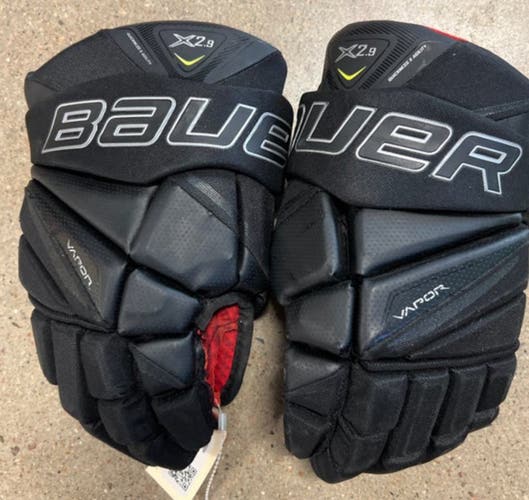 Black Used Senior Bauer Vapor X2.9 Gloves 14"