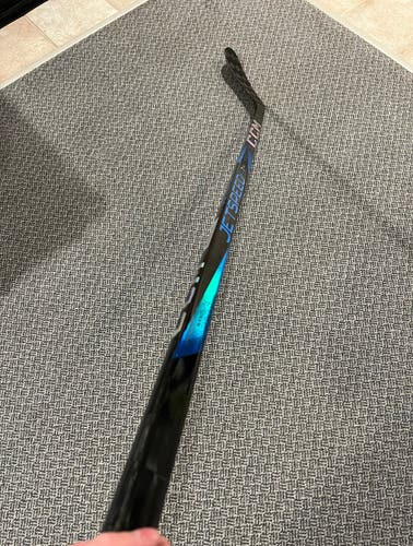 2 New CCM JetSpeed FT7 Pro (Blue) LH/P28/75