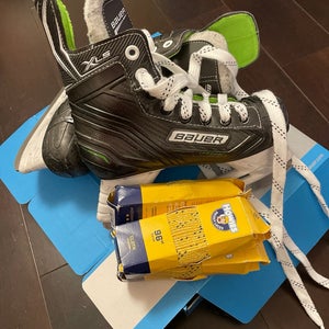 Used Junior Bauer XLS  Size 1 Junior Hockey Skates Regular Width Size 1