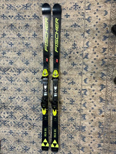 2023 Fischer RC4 World Cup GS skis 168 with binding