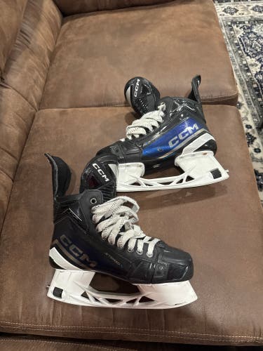 Used 2024 CCM Regular Width  7.5 JetSpeed FT6 Pro Hockey Skates