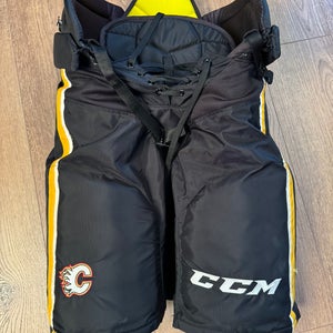 Pro Stock Calgary Flames CCM HPTK Pants Medium