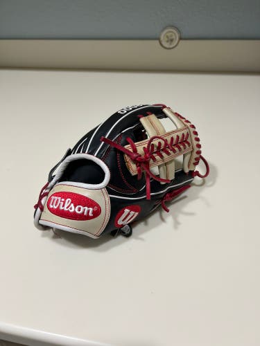 Used 2018 Infield 11.75" A2000 Baseball Glove
