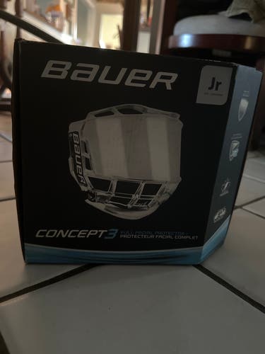 BRAND NEW Bauer Junior Concept III Full Shield