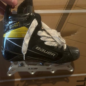 Used Bauer Wide Width  8.5 Supreme UltraSonic Hockey Skates