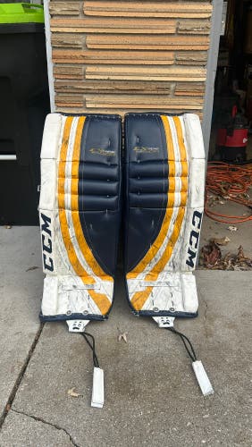 Used CCM 31” (lefevre) Extreme Flex 500 Goalie Leg Pads