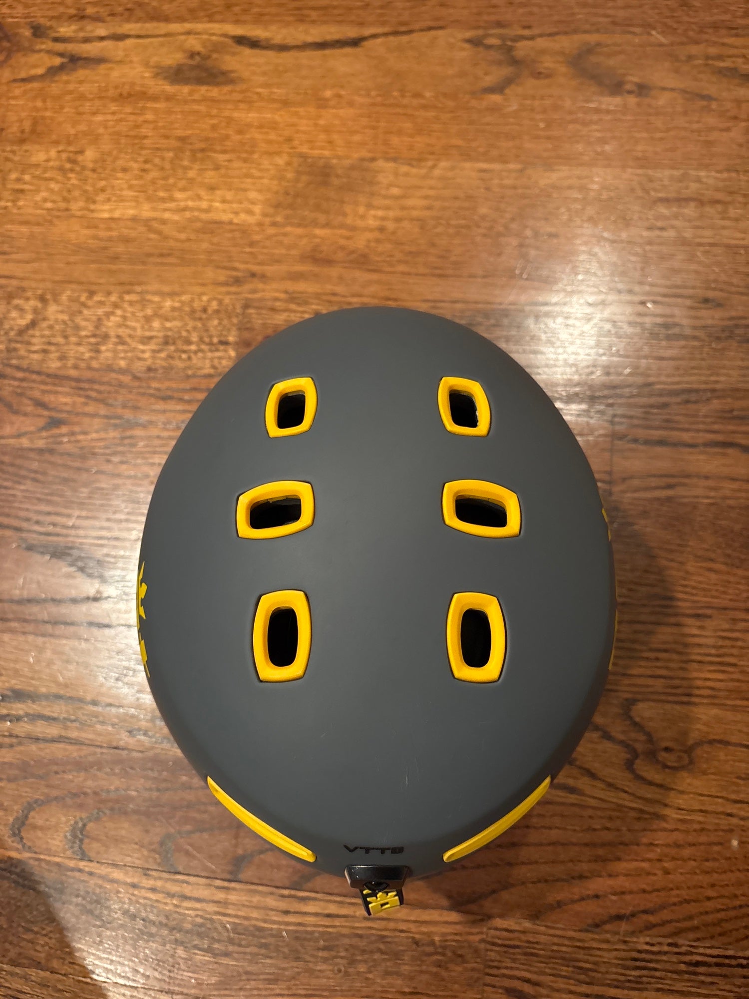 Unisex Small Pret cynik Helmet | SidelineSwap | Buy and Sell