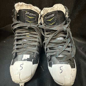 Size 5 Senior Make Offer Used Senior Goalie Skates