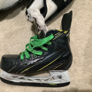 Used Youth 2019 CCM Super Tacks Hockey Skates Regular Width 13.5