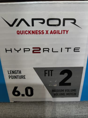New Intermediate Bauer Vapor Hyperlite 2 Hockey Skates Regular Width 6
