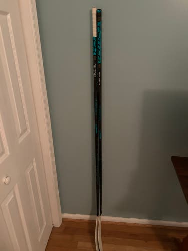 Used Senior Bauer Right Handed P92 Twitch Hockey Stick