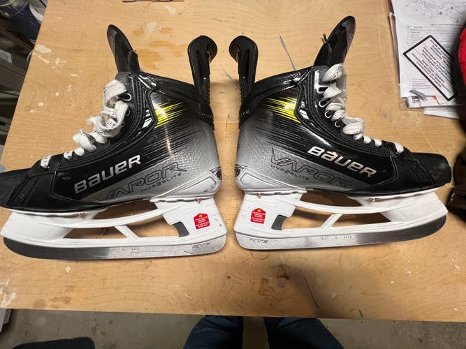 Used Bauer Extra Wide Width 8 Vapor Hyperlite 2 Hockey Skates