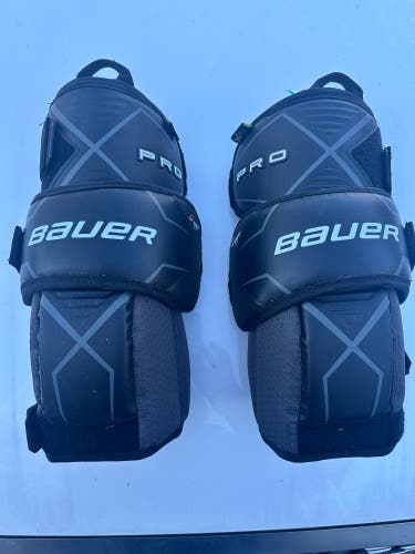 Bauer goalie knee pads