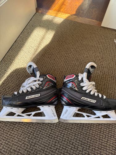 Used Junior Bauer Regular Width Size 2.5 Vapor X700 Hockey Goalie Skates