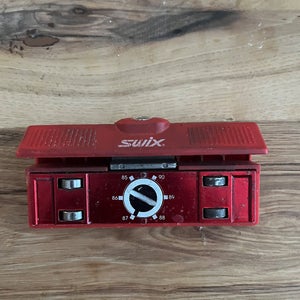 Swix  Side Edge File Guide w/ Rollers Adjustable Ski  Tuning Equipment
