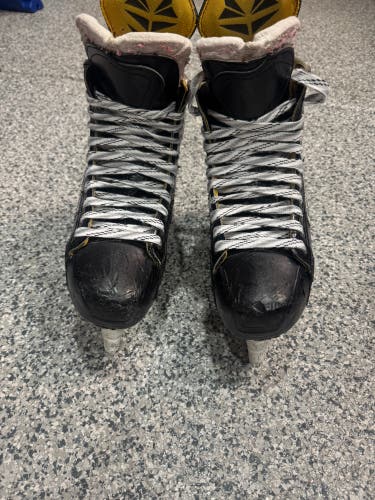 Used Senior Bauer Extra Wide Width  9.5 Supreme 1S Hockey Skates