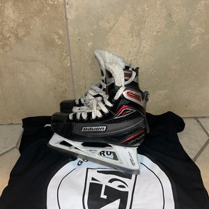 Used Junior Bauer Regular Width  Size 2 Vapor X700 Hockey Goalie Skates