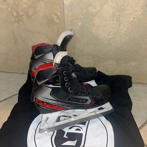 Used Junior Bauer Regular Width  Size 3.5 Vapor X2.7 Hockey Goalie Skates
