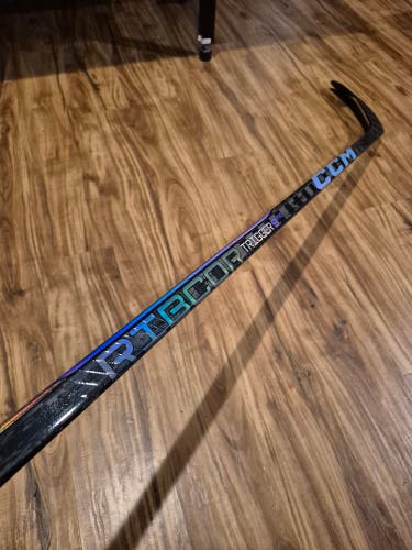 New Senior CCM RibCor Trigger 9 Pro Right Handed Hockey Stick P28
