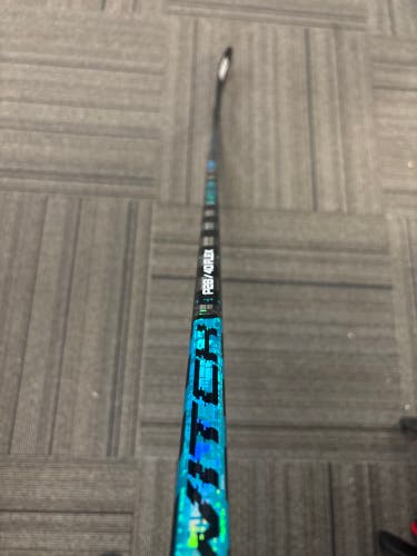 New Junior Bauer Left Hand P28 40 Flex Twitch Hockey Stick