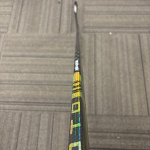 New Junior Bauer Left Hand P28 40 Flex Black And GoldProto-R Hockey Stick