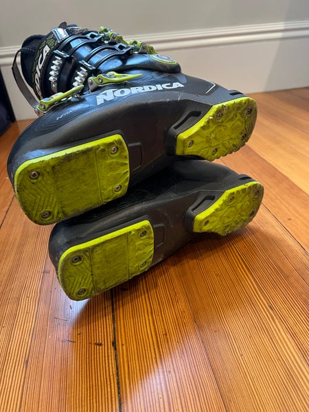 Used Unisex Nordica All Mountain SpeedMachine 90 Ski Boots