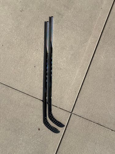 New 2 Pack Senior Bauer Right Handed P28 Nexus Tracer Hockey Stick