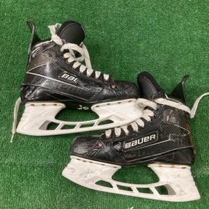 Used Senior Bauer Supreme UltraSonic Hockey Skates Regular Width Pro Stock 7/7.5