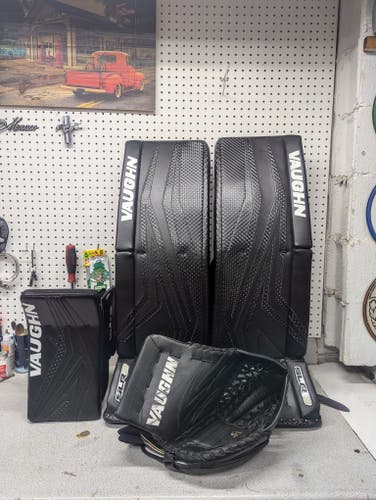 Vaughn SLR3 PRO Goalie Full Set