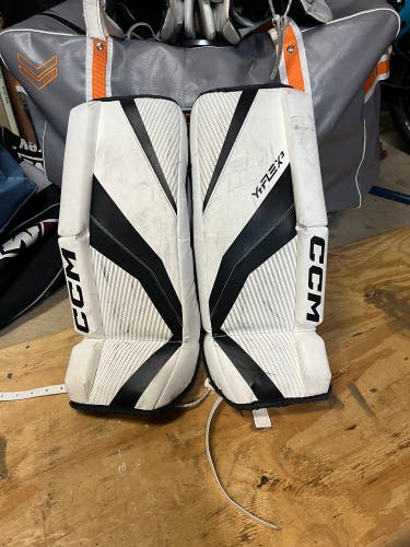 Used  CCM YTFLEX 3 Goalie Leg Pads