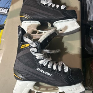 Used Intermediate Bauer Regular Width 6 Supreme 140 Hockey Skates