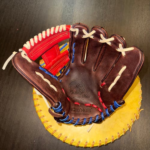 Nokona 11.25” RHT RWB Alpha Select S200