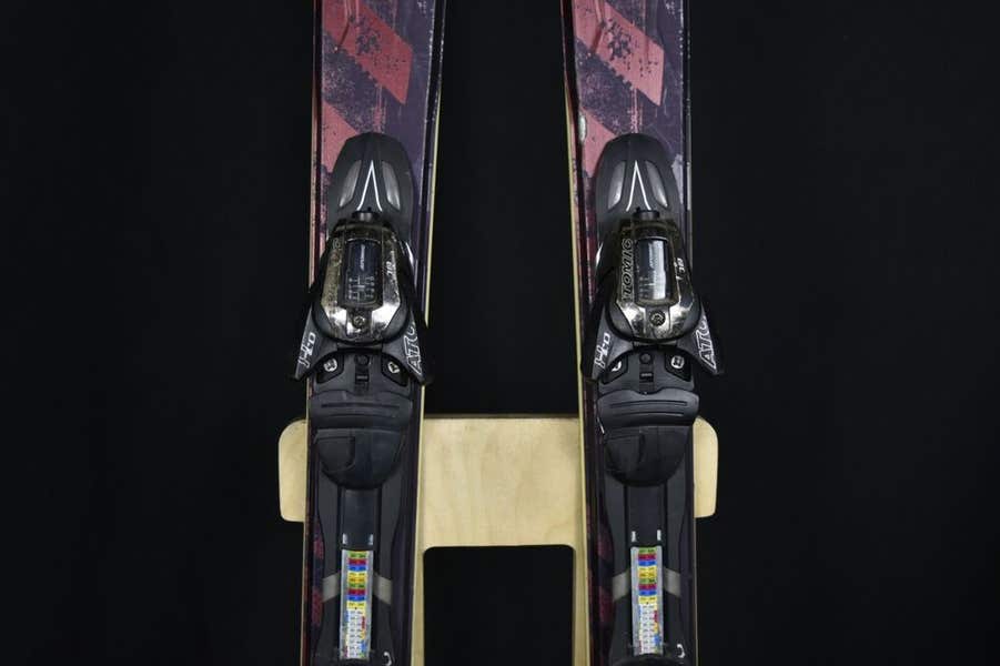 ATOMIC NOMAD SMOKE SKIS SIZE 178 CM WITH ATOMIC BINDINGS