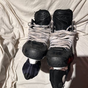 Size 7.5 Wide CCM Ribcor 100k pro Hockey Skates With Black Stepsteel
