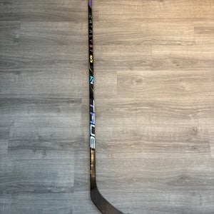 New Toronto Maple Leafs Senior True Left Hand P28 Pro Stock Cowan Catalyst 9x3 Hockey Stick