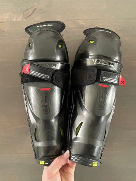 Used Junior Bauer 11" Vapor 3X Pro Shin Pads
