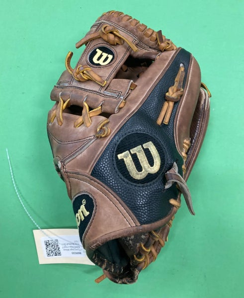 Brown Used Wilson A2000 Baseball Glove 10.5"