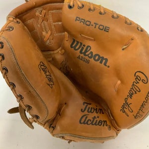Used Wilson Right Hand Throw Catcher's A2516 Baseball Glove 30"