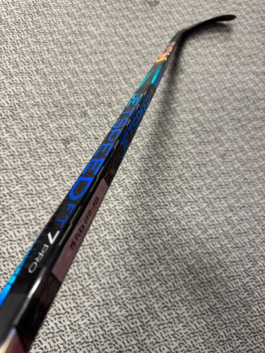 CCM Blue Jetspeed FT7 Pro 75 flex P28 curve left hand stick