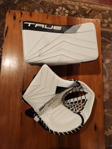 Used Once Senior Regular True Catalyst 7x3 Glove and Blocker