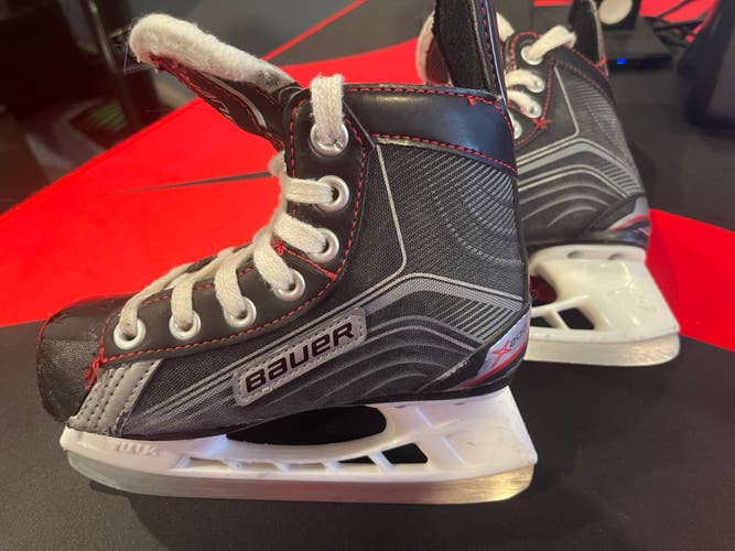 Used Bauer Vapor X200 Hockey Skates Regular Width 11