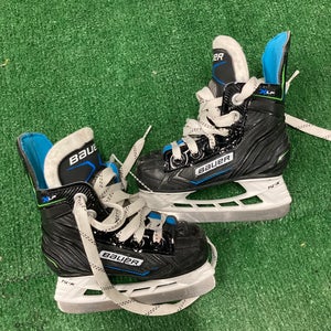 Used Youth Bauer XLP Hockey Skates Regular Width 7