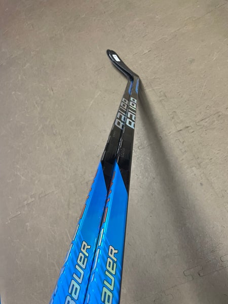New Intermediate Bauer Left Hand P28 Nexus Sync Hockey Stick - 2 Pack