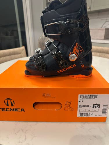 Used Tecnica JT3 Ski Boots, US Size 3.5 Kids