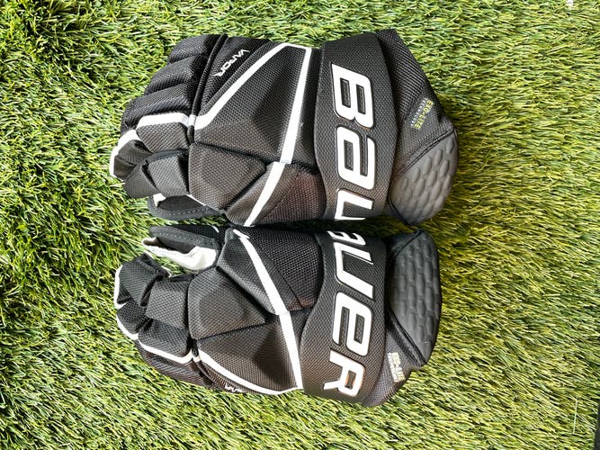 New  Bauer 13"  Vapor Hyperlite Gloves